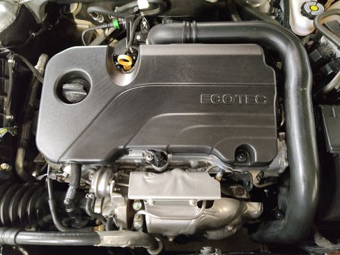 Used 2021 Chevrolet Malibu LT image 30