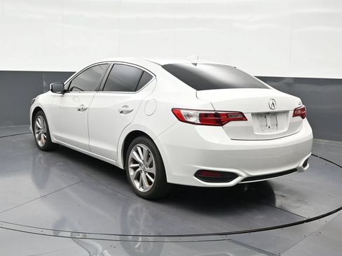 Used 2018 Acura ILX FWD image 3