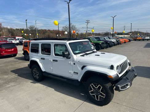 New 2025 Jeep Wrangler Unlimited Sahara image 6