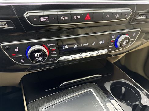 Used 2018 Audi Q7 3.0T Premium Plus w/ Premium Plus Package image 21