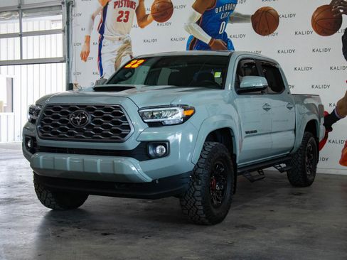 Used 2022 Toyota Tacoma TRD Sport AWD/4WD image 21