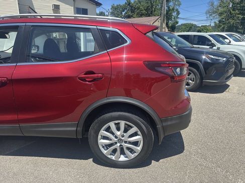 Used 2020 Nissan Rogue Sport SV FWD image 8