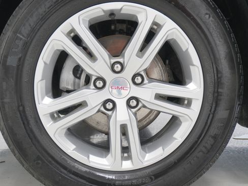 Used 2023 GMC Terrain SLE image 21