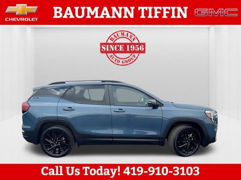 Used 2024 GMC Terrain SLE w/ Driver Convenience Package image 7