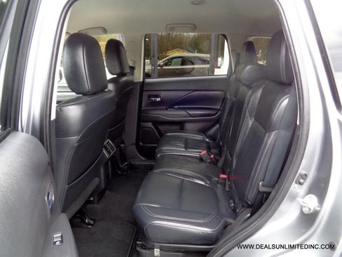 Used 2020 Mitsubishi Outlander SEL image 15