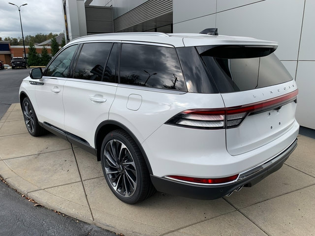 New 2027 Lincoln Aviator Reserve AWD/4WD image 3