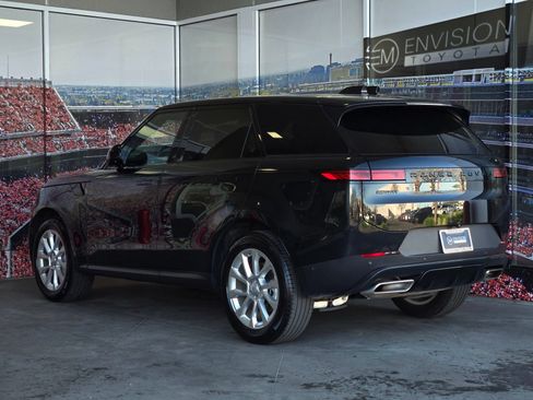 Used 2025 Land Rover Range Rover Sport SE AWD/4WD image 6