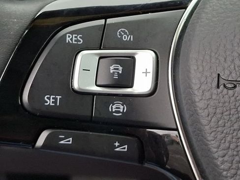 Used 2021 Volkswagen Tiguan SE w/ Panoramic Sunroof Package AWD/4WD image 22