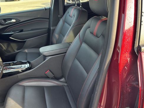 Used 2024 Chevrolet Trax RS w/ Sunroof Package image 13