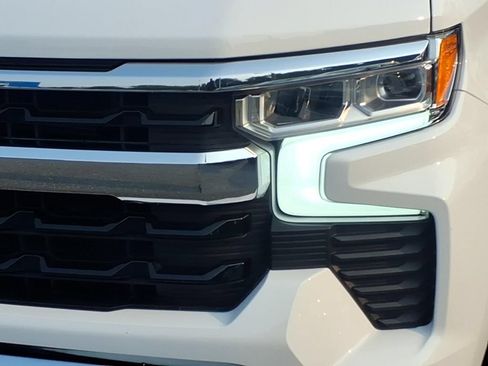 Used 2025 Chevrolet Silverado 1500 LT AWD/4WD image 7