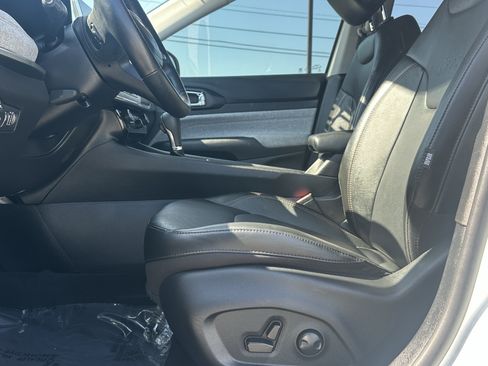 Used 2022 Jeep Compass Latitude AWD/4WD image 9