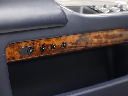Used 2015 Rolls-Royce Ghost RWD image 13