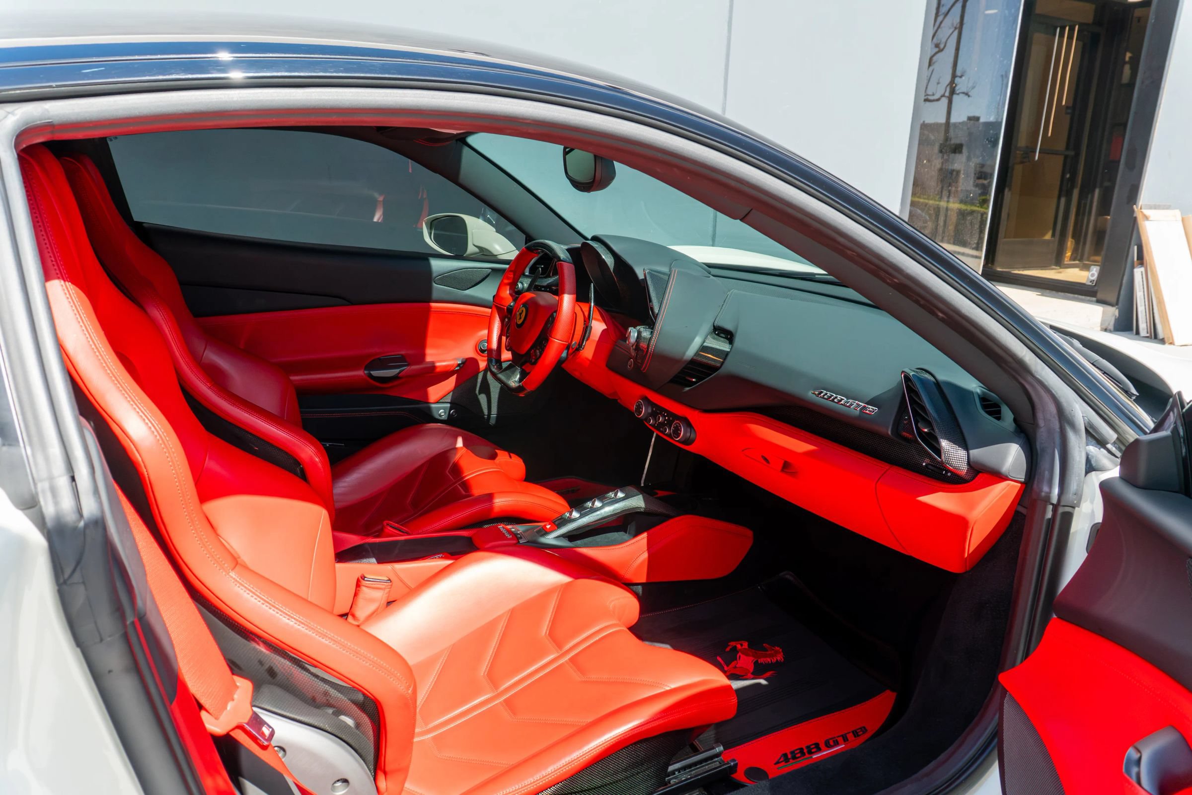 Used 2018 Ferrari 488 GTB RWD image 61