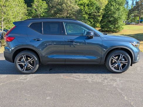 Used 2026 Volvo XC40 B5 Core AWD/4WD image 7