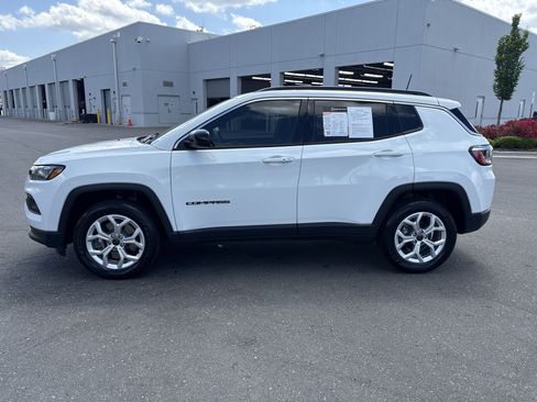 Certified 2025 Jeep Compass Latitude AWD/4WD image 6