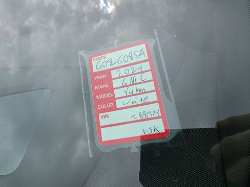 Used 2024 GMC Yukon Denali RWD image 10