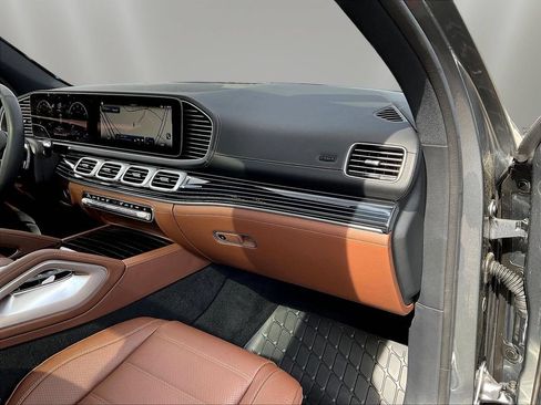 Certified 2025 Mercedes-Benz GLS 580 4MATIC image 29