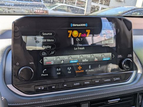 Used 2023 Nissan Rogue Platinum w/ Platinum Premium Package image 17