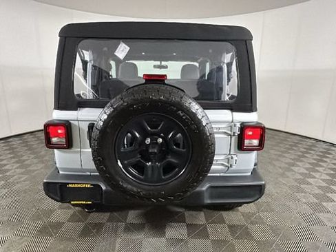 Used 2024 Jeep Wrangler Sport AWD/4WD image 3