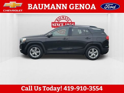 Used 2018 GMC Terrain SLE w/ Driver Convenience Package FWD image 2