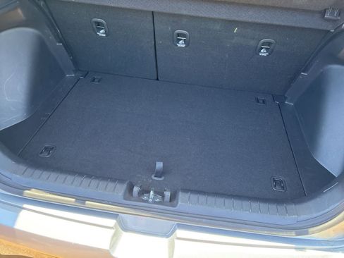 Used 2025 Hyundai Venue SEL FWD image 4