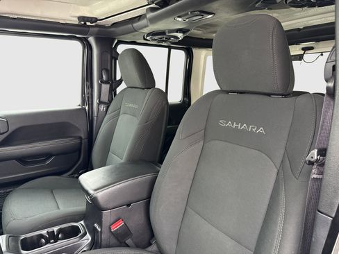 Used 2021 Jeep Wrangler Unlimited Sahara AWD/4WD image 15
