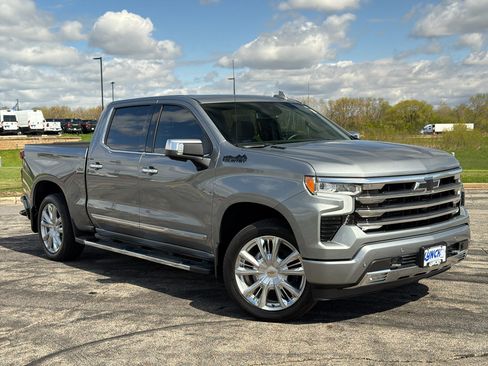 Used 2025 Chevrolet Silverado 1500 High Country w/ High Country Premium Package AWD/4WD image 5