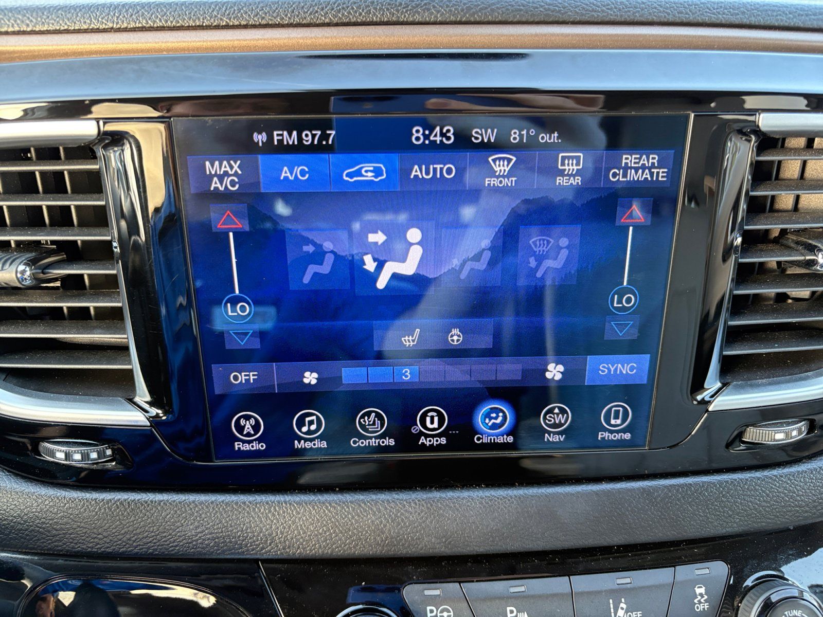 Used 2017 Chrysler Pacifica Touring-L Plus w/ Advanced Safetytec Group FWD image 17