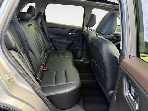 Used 2023 Nissan Rogue SL FWD image 18