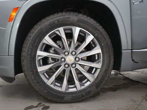 Used 2023 Chevrolet Traverse Premier w/ LPO, Floor Liner Package AWD/4WD image 32