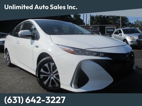 Used 2021 Toyota Prius Prime LE image 1