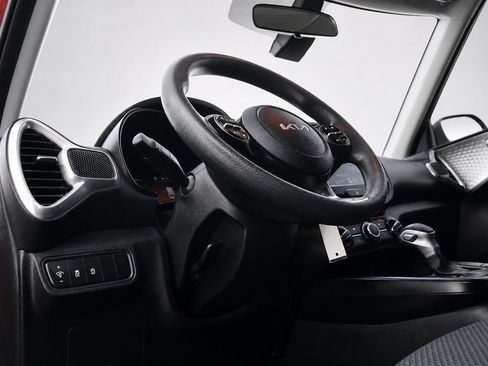 Used 2024 Kia Soul LX w/ Option Group 015 FWD image 27