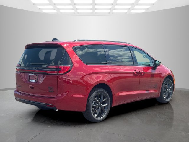 New 2027 Chrysler Pacifica Select AWD/4WD image 7