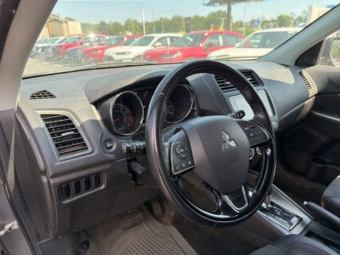Used 2018 Mitsubishi Outlander Sport SE FWD image 11