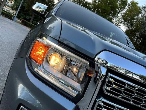 Used 2021 GMC Canyon Denali image 27