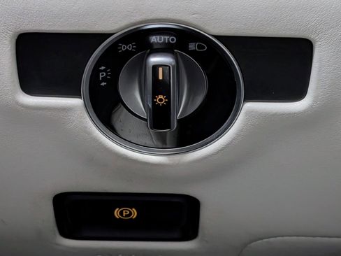 Used 2017 Mercedes-Benz SL 550 image 35