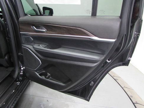 New 2026 Jeep Grand Cherokee L Limited image 19