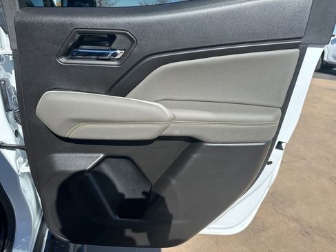 Used 2025 Chevrolet Colorado ZR2 w/ Technology Package image 26