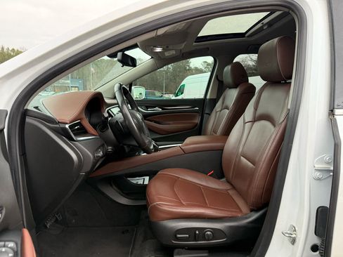 Used 2019 Buick Enclave Avenir w/ Avenir Technology Package image 12