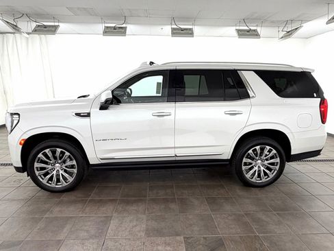 Used 2021 GMC Yukon Denali w/ Denali Premium Package AWD/4WD image 2