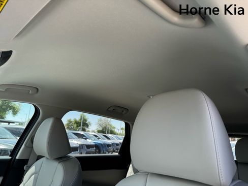 New 2025 Kia Sorento S image 20
