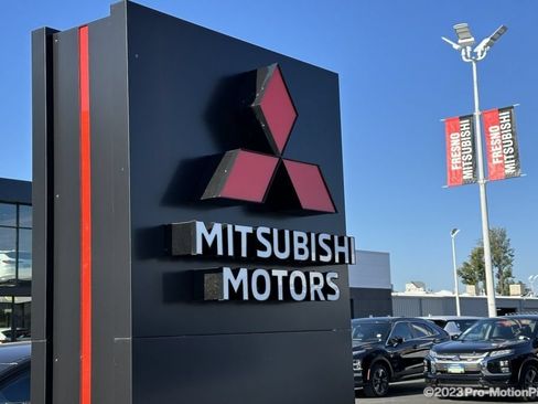New 2026 Mitsubishi Outlander SEL FWD image 29