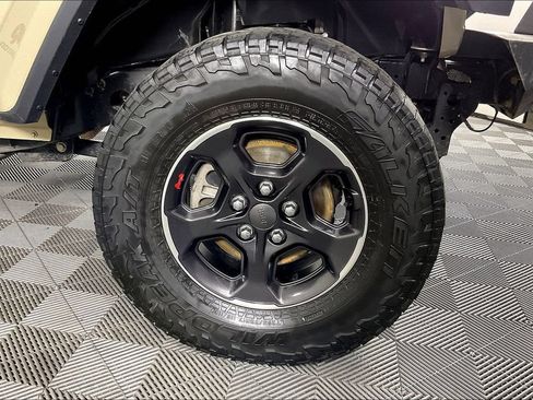 Used 2020 Jeep Gladiator Sport w/ Quick Order Package 24S AWD/4WD image 10