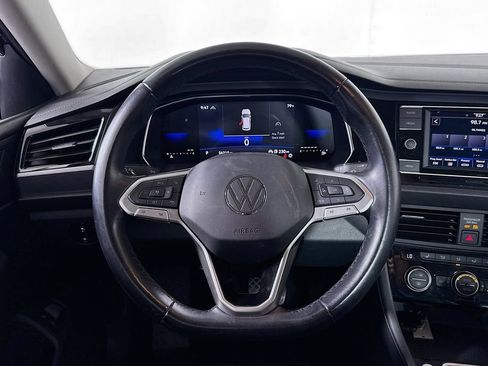 Used 2024 Volkswagen Jetta SE FWD image 11