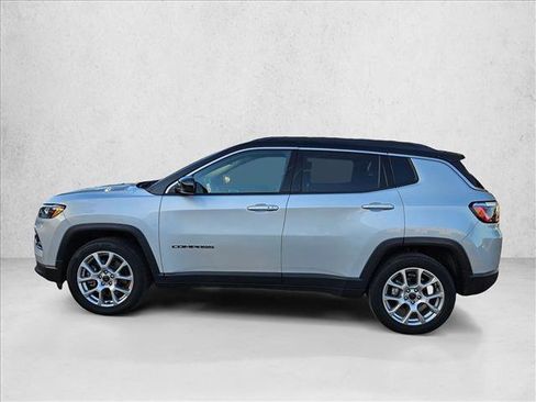 Used 2025 Jeep Compass Limited AWD/4WD image 8