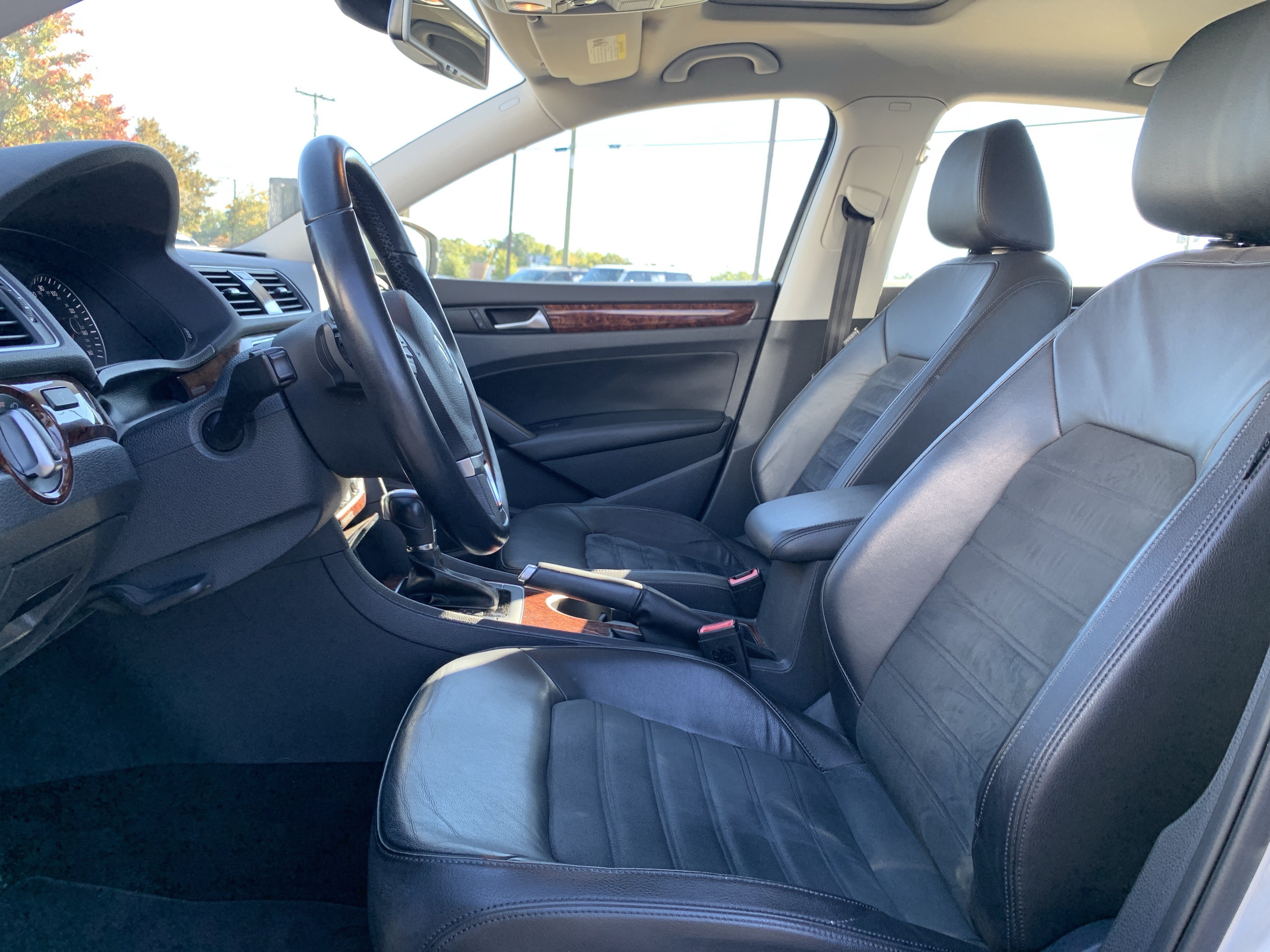 Used 2013 Volkswagen Passat 3.6 SEL Premium FWD image 16