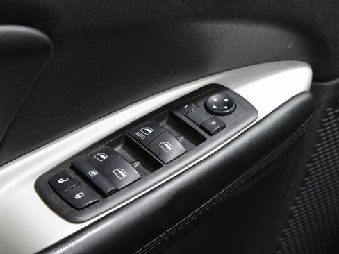 Used 2020 Dodge Journey SE w/ SE Popular Equipment Group FWD image 12