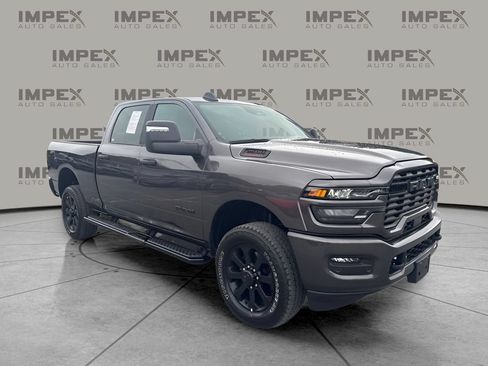 Used 2025 RAM 2500 Big Horn AWD/4WD image 4