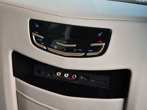 Used 2016 Cadillac Escalade Premium image 31