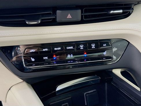 Used 2023 Buick Envision Preferred image 15